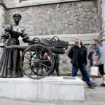 Molly Malone statue, Dublin