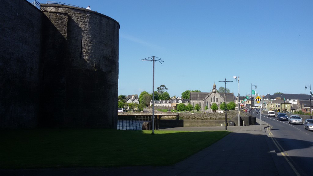 Day tour to the Cliffs of Moher, St Johns Castle