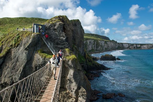 Carrick a rede rope bridge