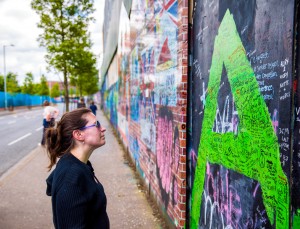 Murals Belfast tour